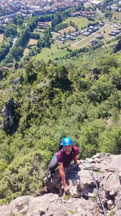 Vía Ferrata Tossal de Miravet Integral (K4) – Pont de Suert Vía Ferrata Tossal de Miravet Integral (K4) – Pont de Suert