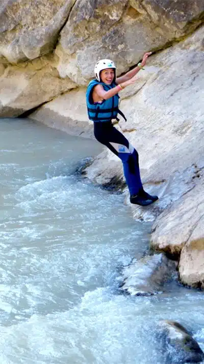 Yincana Acuática Familiar en el Río Gállego – Murillo de Gállego, Pirineos Yincana Acuática Familiar en el Río Gállego – Murillo de Gállego, Pirineos